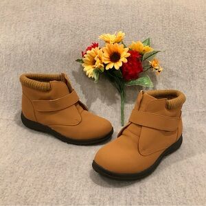 NWOT - Sno Country Tan Vegan Leather Ankle Boots with Straps